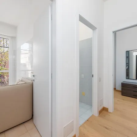 Apartman Free Private Parking - 5 Min To Metro - Access Control Guard - Quiet *
